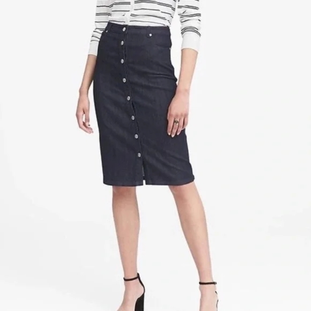 Banana Republic Dark Wash Button-Front Pencil Skirt Size 10